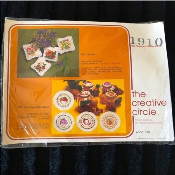 THE CREATIVE CIRCLE Stitchery Kit Canning Jar Lids - Picture 1 of 10